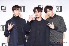 더블에스 301, 개성 넘치는 포즈