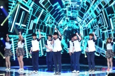 K타이거즈, 화려한 퍼포먼스