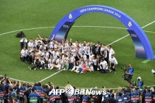 [포토스토리] ‘라 운데시마’ 레알이 빅이어 들어올리던 순간