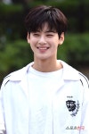 아스트로  차은우, 여심 어택하는 달달한 미소