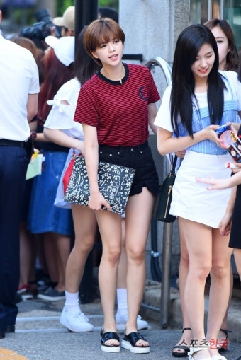 트와이스 정연, 몰랐던 각선미 ('뮤직뱅크' 출근길)