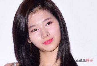점점 더 예뻐지는 트와이스 사나