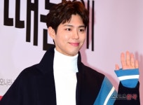  박보검 심쿵 손인사 