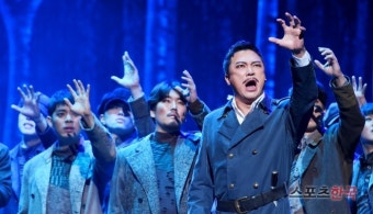 열연하는 정성화 (뮤지컬 '영웅')