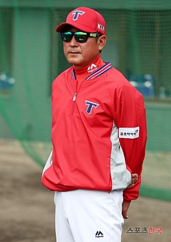 김기태 감독의 시범경기 키워드 '배려와 경쟁'