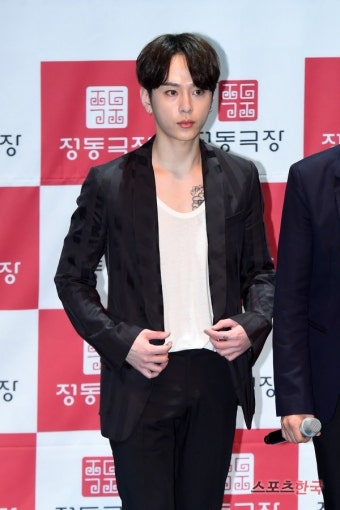 하이라이트 용준형, 슬림한 옷 태