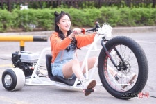  와썹 수진 바이크 타고 와썹~(뮤직뱅크 출근길) 