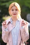  EIXD 정화, 아침 햇살에 빛나는 금빛 헤어(뮤직뱅크 출근길) 