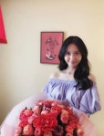  입춘대길 윤아, 봄을 닮은 미모…꽃보다 눈부시네 