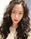  설현, 뽀글뽀글 머리도 완벽 소화 인형 미모+러블리 매력 