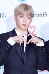  워너원 강다니엘, 가온차트 빛낸 슈트핏 4관왕, 워너블 덕분 