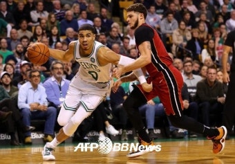 [NBA 현미경]보스턴의 테이텀, 미래의 스타 예약 가능한가