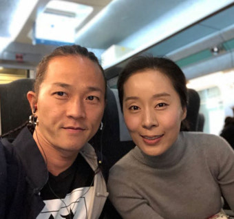 팝핀현준박애리, 결혼 8년 차…달달한 일상 공개 '눈길'