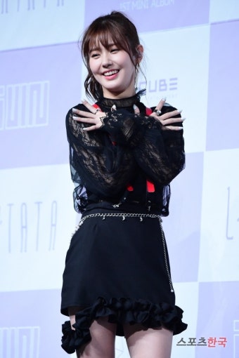 (여자)아이들 미연 '안아주세요~'