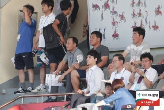 K리그1, 최연장 vs 최연소 감독 대결! 제주SK 김학범 vs 강원FC 정경호, 이목 집중