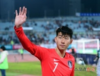  태극마크 달고 지구 두 바퀴 돈 손흥민, 비로소 쉼표 [스한 위클리] 