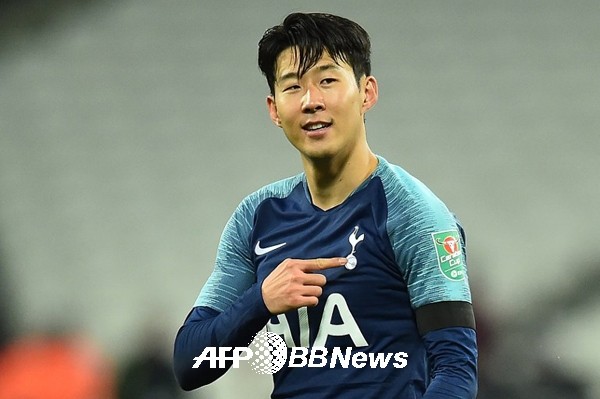 손흥민의 멀티골로 토트넘, UEFA 유로파리그 16강 진출의 길 열어