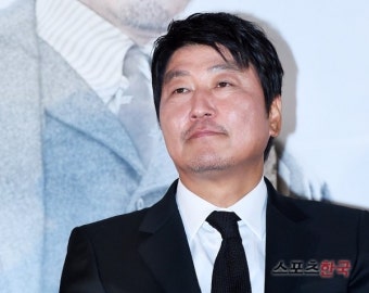 송강호, 오늘(9일) 부친상…촬영 중 비보 접해 '깊은 슬픔'