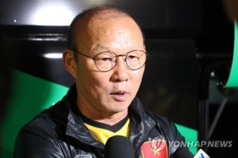 [아시안컵]베트남 매체, 박항서 감독 아부다비 첫 훈련에 관심 집중