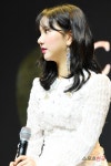 여자친구 은하 옆태가 살아있네 