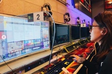  권나라, PC방에 등장한 냉미녀의 반전 매력…뭐 먹지? 메뉴 고민 삼매경 