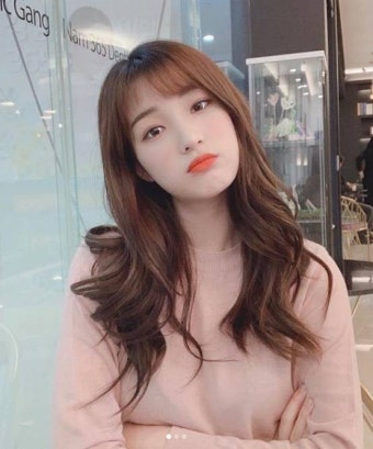 '최민환' 율희, 넘사벽 러블리 미모…'우윳빛 새하얀 피부는 덤'