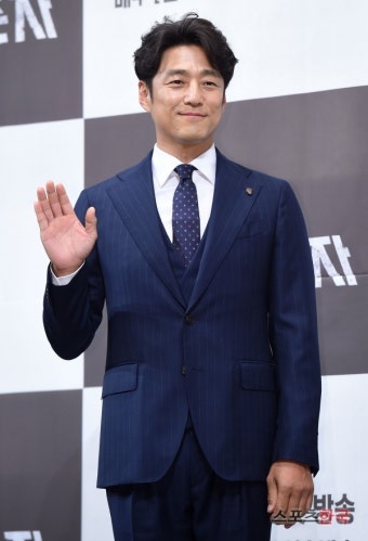 지진희 '60일, 지정생존자'로 안방극장 복귀