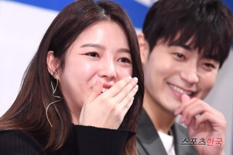 [포토] 제대로 웃음 터진 엄현경·차서원 (청일전자 미쓰리)