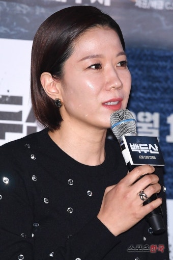 이병헌·하정우·전혜진·배수지, 베일 벗은 260억 대작 '백두산' 주역들