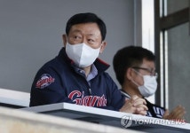 롯데 허문회 감독 신동빈 구단주, 야구에 관심 많으세요[잠실에서]