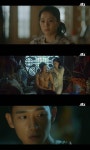 정해인 숨겨준 지수 테이프 값은 이걸로 퉁쳐요…상처 치료하며 애틋한 눈길(설강화)