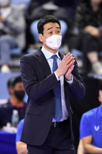 '언제적 배구 명가' 삼성화재와 고희진 감독의 쓸쓸한 퇴장[계양에서]