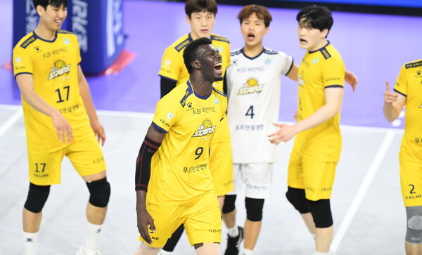 대한항공, KB손해보험에 3-0 완파하며 플레이오프 앞두고 기대감UP