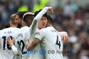 '손흥민 2골 1도움' 토트넘, 레스터 3-1 격침… 일단 4위 탈환