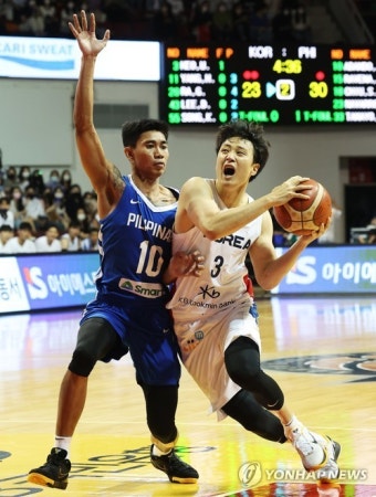 한국 농구 대표팀, 일본과의 평가전 2차전에서 15점 차로 승리 - 이현중 더블더블 활약