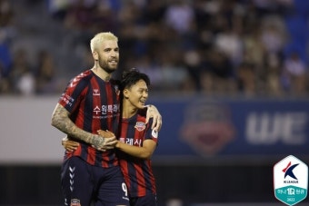 새시장 부임 첫경기를 0-2에서 추가시간 4-3으로 뒤집은 수원FC