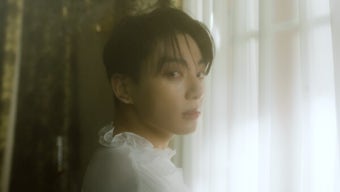 방탄소년단 정국, 화보 콘셉트 필름서 뱀파이어 변신…  '스페셜 8 포토-폴리오' 첫 주자