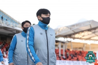 김남일과 함께 떠나려던 정경호, 감독대행으로 남은 이유
