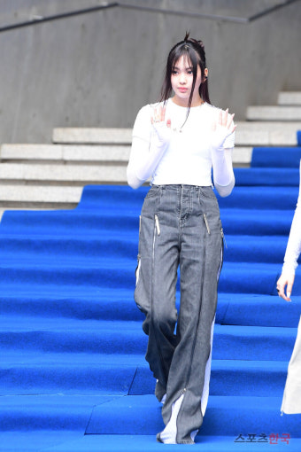 뉴진스 혜인, 막내의 손하트