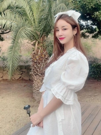 윤진이, 금융맨 남편과 결혼 5개월 만에 득녀