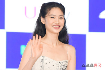 정호연, 눈부신 미소