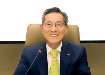 윤종규 KB금융 회장, 오는 11월 임기 끝으로 용퇴