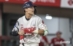'커져가는 5강 희망'… '20안타 15득점 맹타' 롯데, 2위 SSG 스윕