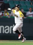 '12회초 2사 후 3홈런 폭발'… LG, 연장 접전 끝에 SSG 제압