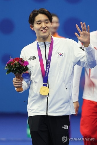 '박태환 소환했다' 김우민, 男 400m 자유형 금메달-3관왕 완성[항저우 AG]