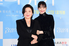 [스한:현장] 3일의 휴가 모녀 된 김해숙·신민아…연말 스크린에 온기를(종합)