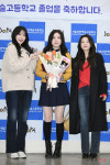 로켓펀치 수윤-윤경, 막내 다현이의 졸업을 축하해요