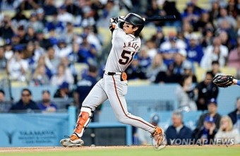 '멀티히트-3할대 타율 복귀' 이정후, 오타니에 판정승… SF는 LAD에 완패