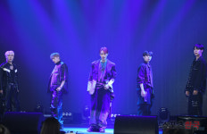 티아이오티, 완벽한 데뷔 무대