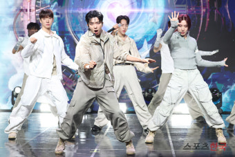 방용국&정대현&유영재&문종업, 완벽한 컴백무대